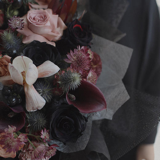 《黑糖玛奇朵》暗红酷炫花束 商品图2