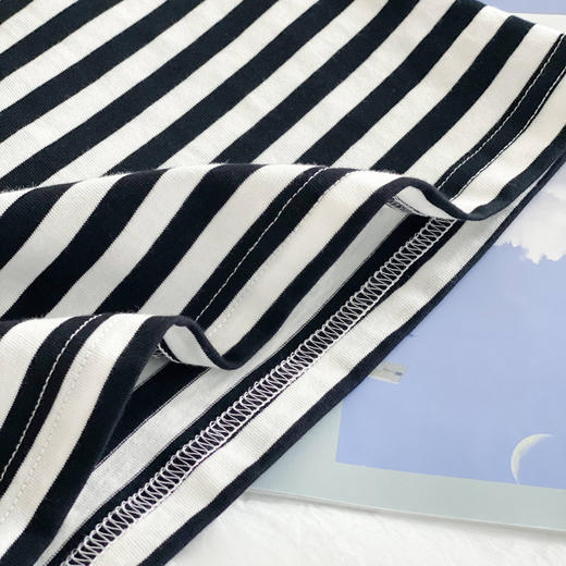 一家三口亲子款条纹宽松休闲T恤衫 商品图7