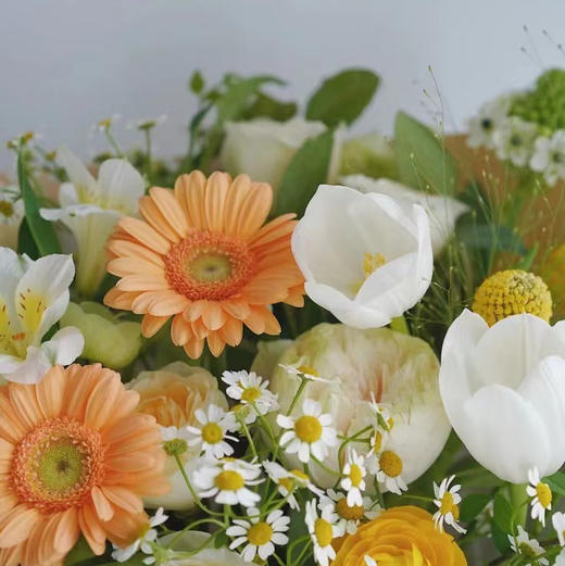 《初夏》郁金香白荔枝花束 商品图1