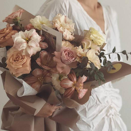 《布朗尼》复古色花束 商品图4