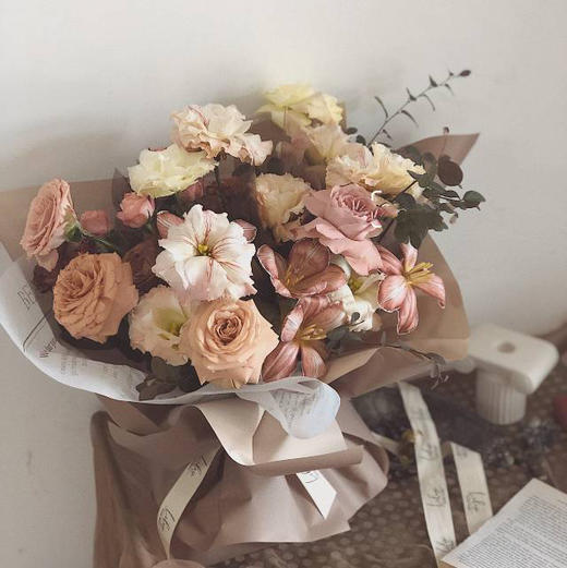 《布朗尼》复古色花束 商品图0