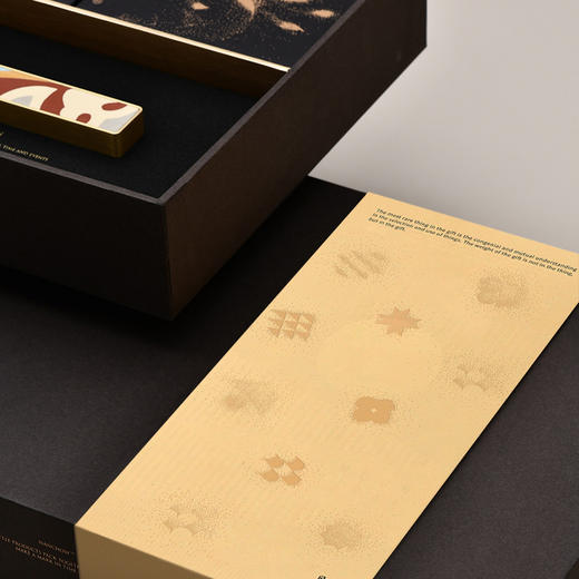 见南花 | 水泥花砖黄铜纸镇礼盒 书法压纸文房四宝 企业定制礼品 商品图1