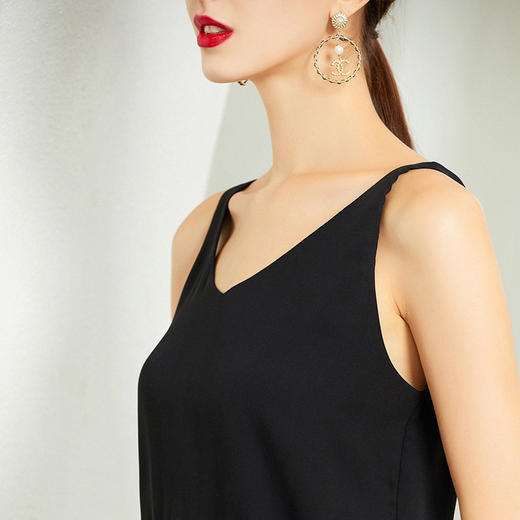 时尚黑色背心打底女洋气内搭气质V领上衣新款吊带宽松名媛 商品图4