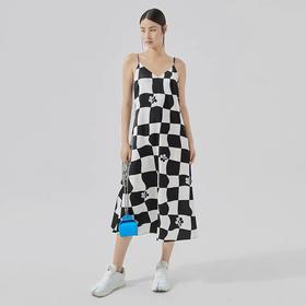 格纹吊带连衣裙