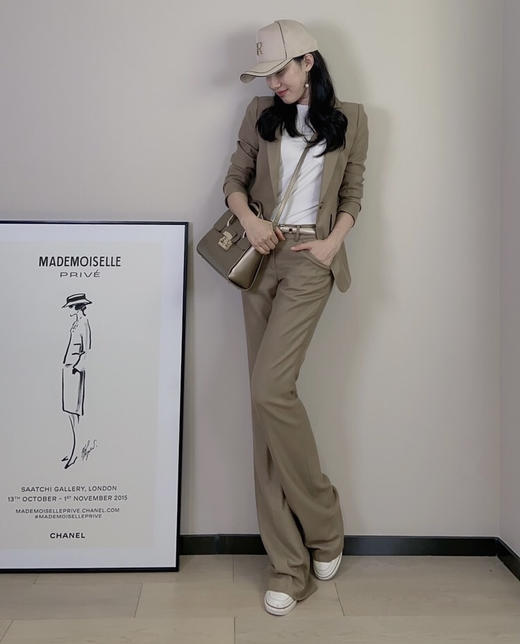 颈袖添香-套裤-J91A3386 “酷girl”经典驼色套路 职场 休闲两穿 多场合穿搭 商品图4