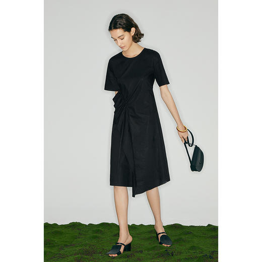 【商场同款】麦檬夏不规则拼接抽褶下摆收腰连衣裙5C5190141 商品图2