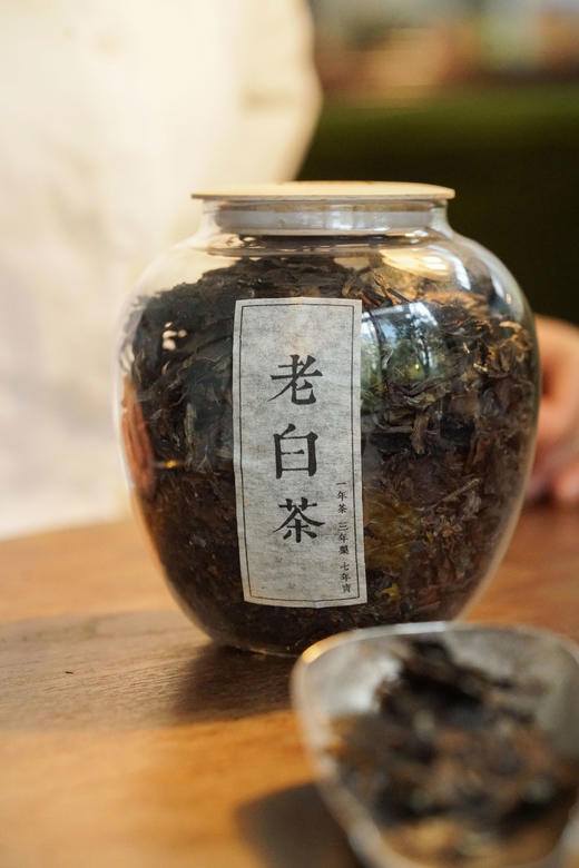 手工吹制超薄透玻璃罐（榉木盖茶叶罐）（900ml/2000ml） 商品图0