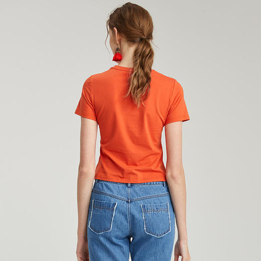 VIVIAN LIU D2237305夏女装新款圆领撞色绣花半袖上衣 商品图1