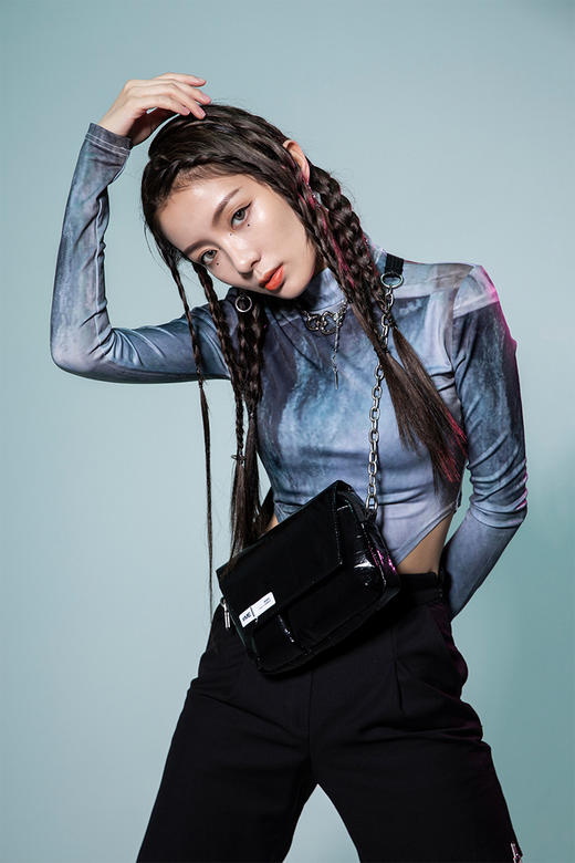 C0960 COMBACK #ME 女生系列 2020FW 黑色 小圆包翻盖小斜挎 商品图0