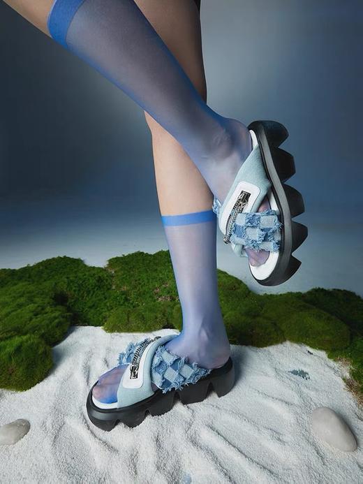 交叉带厚底拖鞋 商品图2