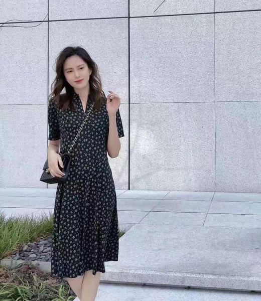 皮皮狗桑蚕丝翻领印花连衣裙2115220130 商品图5