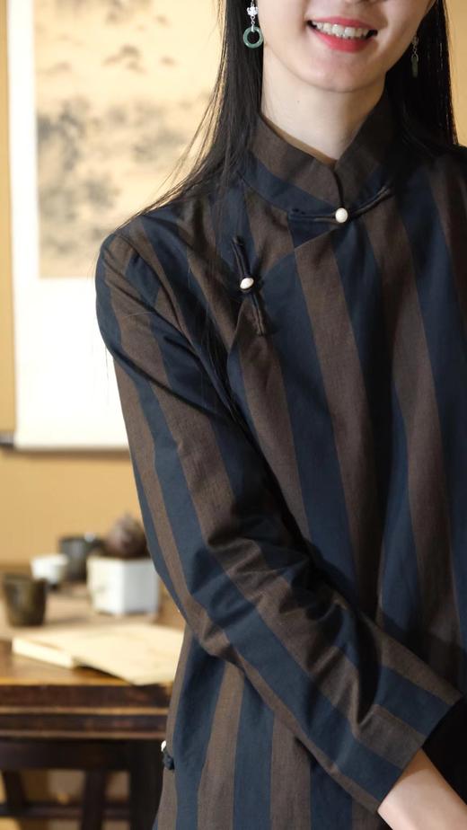 全棉九粒扣条纹长袖旗袍 商品图2