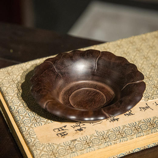 紫檀一木整挖花口盘 商品图1