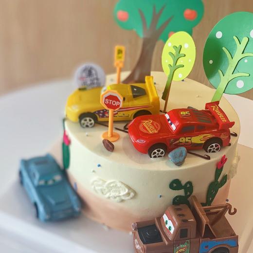 汽车总动员    #闪电麦昆#（蛋糕需提前6小时下单，不接急单）【页面往下拉，有尺寸和口味选择】 商品图2