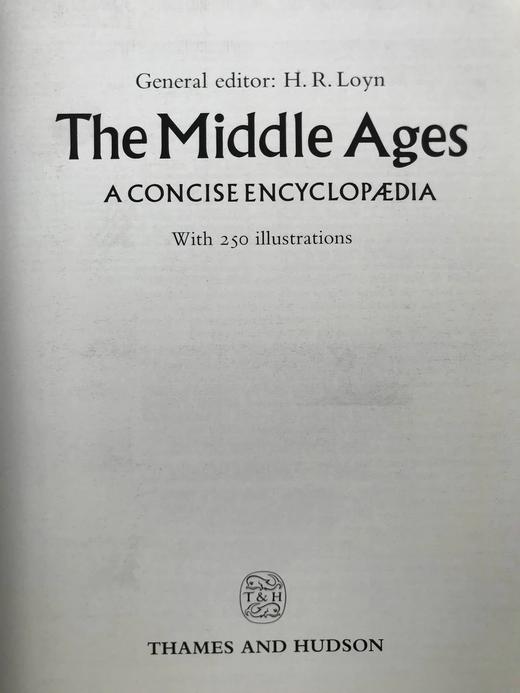 中世纪简明百科全书 250幅插图 精装16开 商品图3