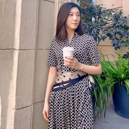 皮皮狗桑蚕丝翻领印花连衣裙2115220130 商品图0