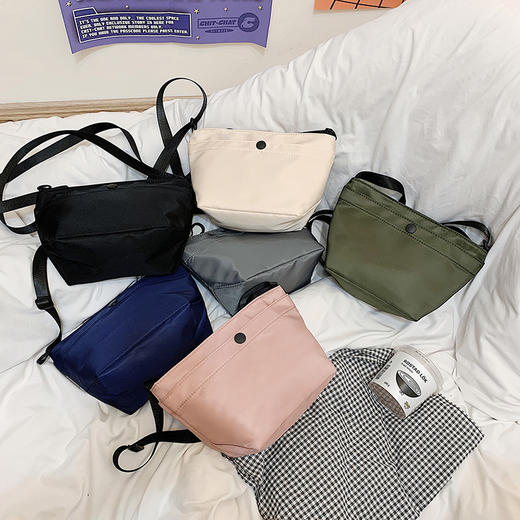 皮卡诺牛津布包E1047A日系斜挎包女新款男包包单肩包饺子包简约通勤尼龙包百搭休闲 商品图0