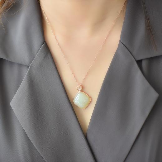 JX-5299配证书古风玉石吊坠项饰925银镀玫瑰金镶方形和田玉 商品图1