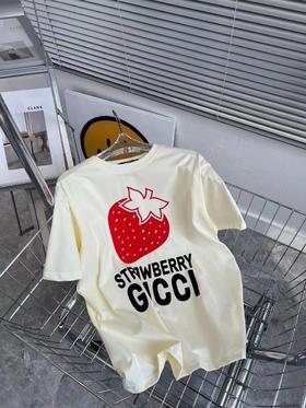 女大草莓圆领短T