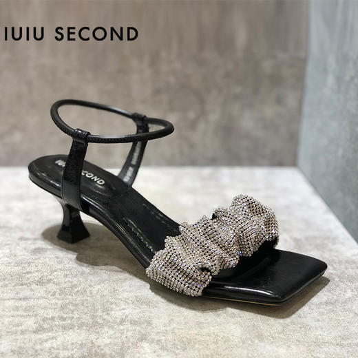 IUIU SECOND夏季新款方头中跟凉鞋水钻一字带凉鞋 商品图5