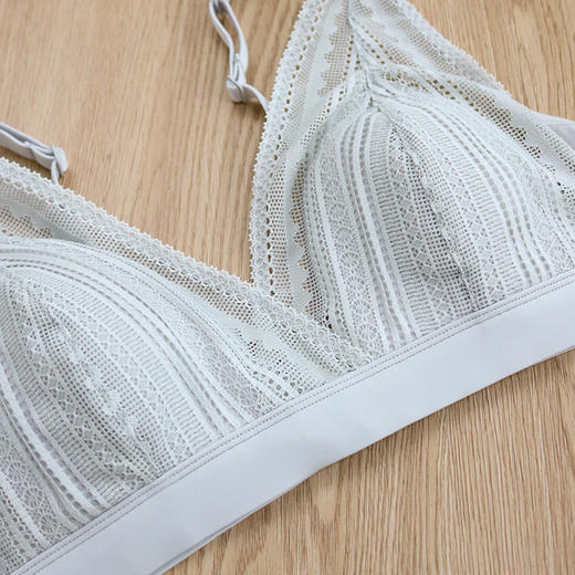 TG-TG02S150春夏法式真丝内衣 蕾丝性感三角杯桑蚕丝薄款无钢圈文胸 商品图3