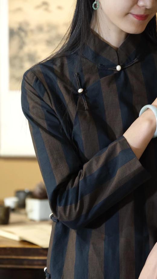 全棉九粒扣条纹长袖旗袍 商品图4