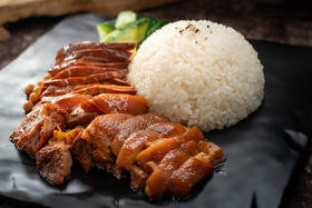 美丽市场-大猪蹄子-猪肘拼猪肚饭