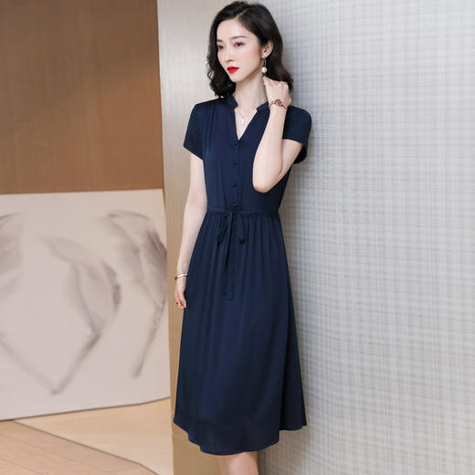 ASE-2320纯色真丝A字连衣裙新款气质V领系带收腰大摆裙女 商品图1