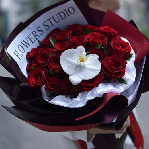 《朱砂痣》传奇红玫瑰花束 商品图0