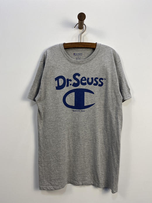 Champion 冠军 Dr. Seuss
（美国著名漫画家,苏斯博士。）短袖T恤 _SST(S)c 商品图1