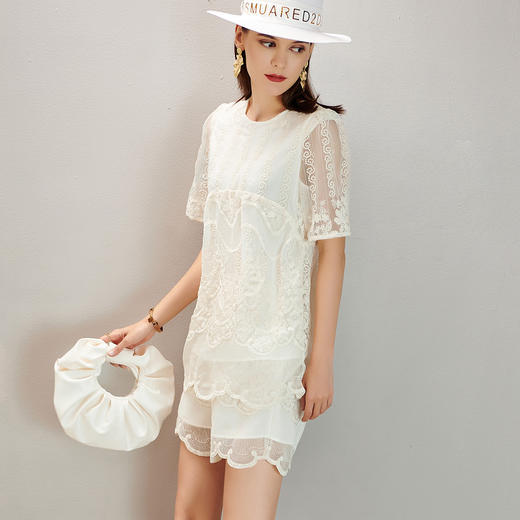 剩S/M 芳外蕾丝小衫套装夏季蕾丝小衫短裤宽松直筒女式套装 商品图2