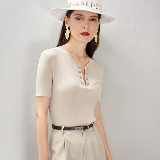 剩S 芳外芳外含金属领扣夏季针织衫深V领小诱惑女式针织衫 商品图0