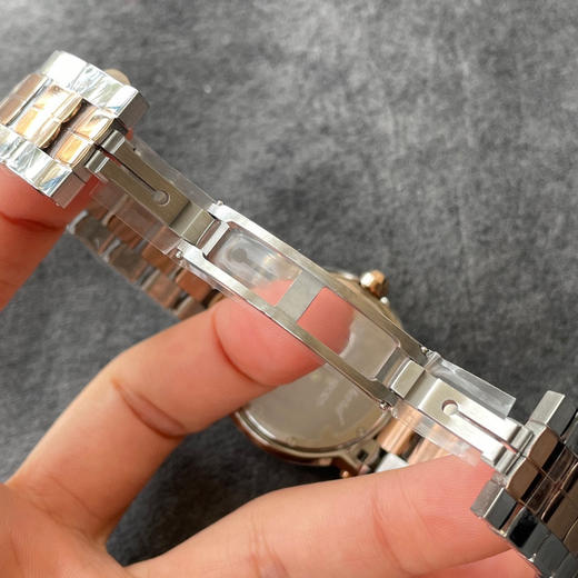 YF萧邦HAPPY DIAMONDS快乐钻系列 36mm 石英中性腕表 商品图6