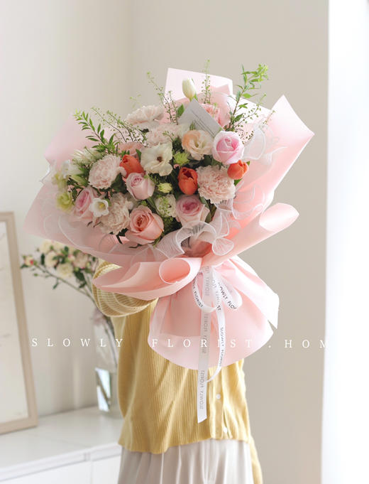 奶油粉康乃馨花束 商品图4