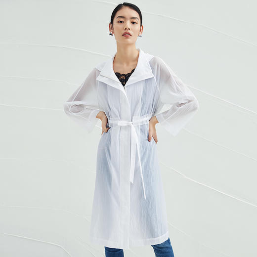 EITIE爱特爱夏季新款白色透视收腰宽松显瘦长款防晒风衣外套B2204902 商品图1