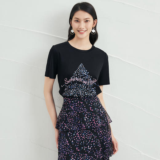 EITIE爱特爱夏款舒适时尚简约亲肤T恤打底短袖女上衣6602301 商品图3