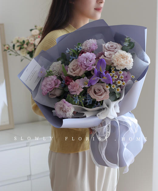 紫色优雅康乃馨花束 商品图0