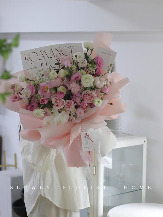 粉色熊抱大花束 商品图0