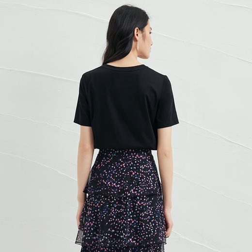 EITIE爱特爱夏款舒适时尚简约亲肤T恤打底短袖女上衣6602301 商品图4