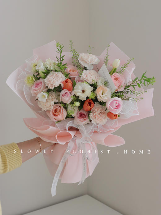 奶油粉康乃馨花束 商品图1