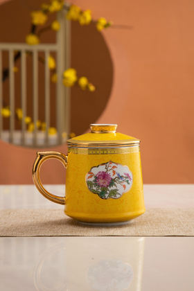 四季黄色秋锥形杯