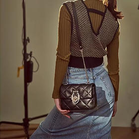 【明治】经典菱格纹牛皮斜挎包