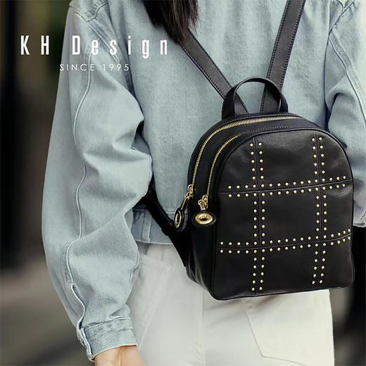 【明治】个性街头铆钉双肩包 商品图0
