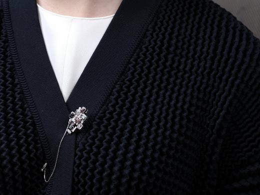 18K 立体格尖晶石胸针 商品图3