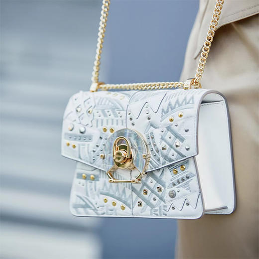 【明治】刺绣小蛮腰单肩斜挎包 商品图0