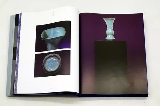 《御宋：50绝美》《御宋：50绝美》，8开，函套装，德基美术馆编，姜嵩设计，凤凰出版社2021年版，定价1500，售价1288元。宋瓷，端庄典雅，含蓄隽永，不似唐代瓷器的恢宏富丽，更 商品图9