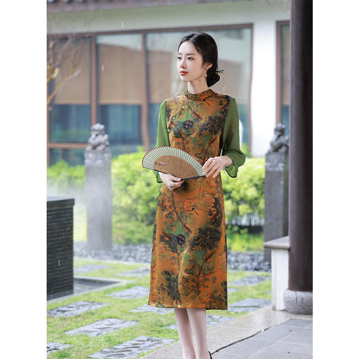 舒适百搭，仿香云纱印花立领修身中长款旗袍JLM-2247 商品图1