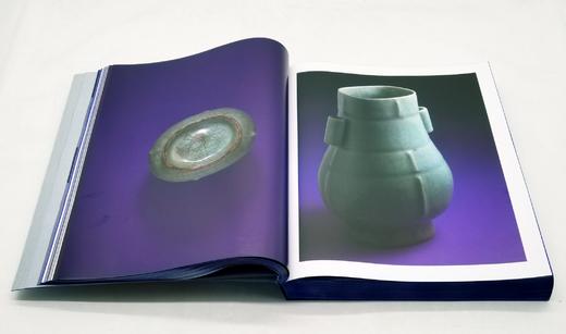 《御宋：50绝美》《御宋：50绝美》，8开，函套装，德基美术馆编，姜嵩设计，凤凰出版社2021年版，定价1500，售价1288元。宋瓷，端庄典雅，含蓄隽永，不似唐代瓷器的恢宏富丽，更 商品图8