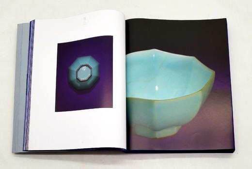 《御宋：50绝美》《御宋：50绝美》，8开，函套装，德基美术馆编，姜嵩设计，凤凰出版社2021年版，定价1500，售价1288元。宋瓷，端庄典雅，含蓄隽永，不似唐代瓷器的恢宏富丽，更 商品图7