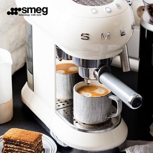 SMEG/斯麦格 意大利复古 意式半自动咖啡机 ECF01 商品图2